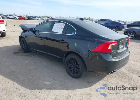 2016 Volvo S60 T5 Drive-E Premier z USA, uszkodzony, nr VIN YV126MFK7G2393723